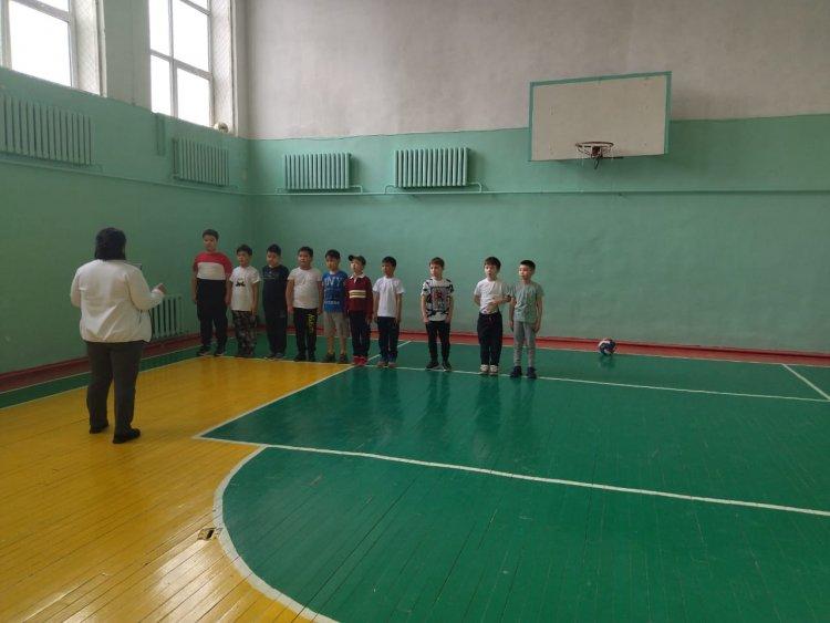 тақырыбы: Жүгірудің түрлері. Ботабаева Б.С. 3 а сынып