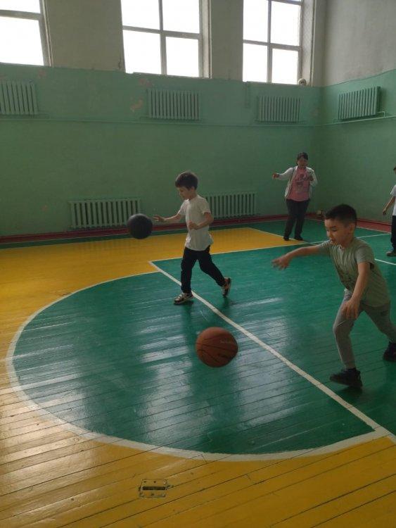 "Жүгіру және оның түрлері" ашық сабақ 3 а сынып Ботабаева Б.С.