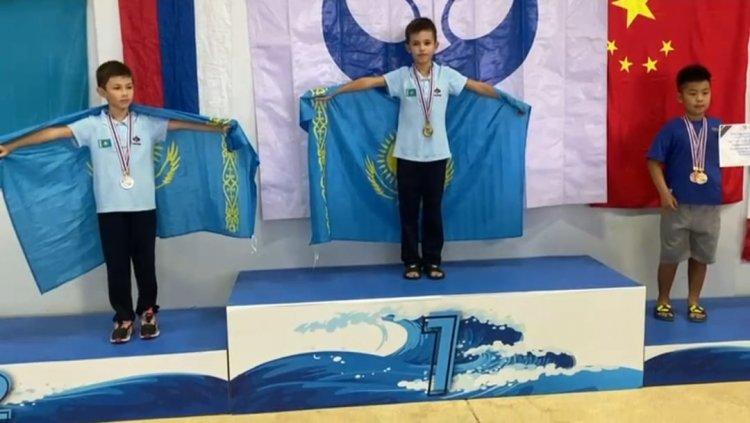 Тайландтың  Пхукет қаласында жасөспірімдер арасында жүзуден өткен халықаралық  олимпияда да мектебіміздің 2 "А" сынып оқушысы Васильев Тимурлан еліміздің көк туын желбіретіп жүлделі I орынды иеленді.